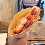 クレープ食堂Nonna - イチゴカスタード＆ホイップクレープ