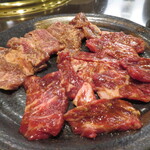 張家 - バラ・ハラミ