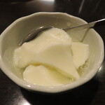 張家 - 杏仁豆腐