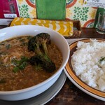 カンクーン - ネバーネバーカレーブロッコリー追加、ライス200g