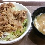 すき家 - 牛丼ライトと味噌汁税込420円