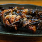 かぶと - ひれ焼き 手前の大きいのが天然もの 2014.12.x