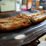 かぶと - 下り鰻の白焼き 身の分厚さが半端ないですね 2014.12.x