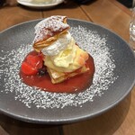 BISTRO DOUBLE - パリパリパイの文句なしミルフィーユ！老若男女、古今東西苦手な人いないと思いますw