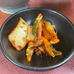 旭川ラーメン - 無料のキムチ②