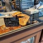 IEN Bake house - 쇼케이스