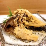 穴子料理と地酒 浅草 川井 - 黒舞茸の天麩羅