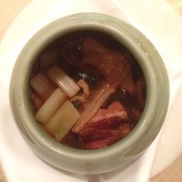 崎陽軒本店 嘉宮 - 干し大根と干し中国白菜と神奈川県産やまゆりポークのやわらか熱々壷焼き（＾ν＾）