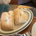 Caldo Abbraccio - サラダに付いてくるパン