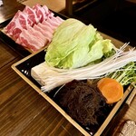 島豚・琉球牛 燦 別邸 - 