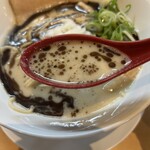 麺堂 稲葉 - 旨みの凝縮した鶏白湯スープにマー油の苦味が凄く合ってました♪