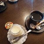 とんかつ&ハンバーグ たくとみ - たくとみのプリンとコーヒー、美味しい