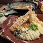 手しごと讃岐うどん 讃々 - 讃々スペシャルぶっかけ(大盛、温)