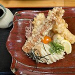 手しごと讃岐うどん 讃々 - 讃々スペシャルぶっかけ(大盛、温)