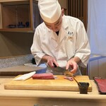 美寿思 - 後半の握りの準備もカウンターですと目の前で楽しめます。