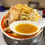 麺でる - 甘過ぎず、塩っぱ過ぎずの絶妙な味と、天城黒豚の脂のまろやかさで激ウマです