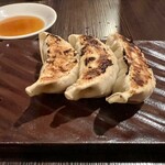 AKIHA麺屋 粋翔 - 『餃子』3個食べてきました。