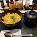 松のや - 料理写真:玉子丼