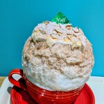 かき氷&デザート&カフェ ボンジョルネ - ノエルシュトーレン氷 2,100円✨️運ばれてきた瞬間スパイスのいい香り！ドライフルーツシロップのようなかき氷も味わえました♪おまけにりんごのコンポートもシャキシャキで食べ進めるごとに違う味わい！