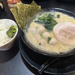 横浜家系ラーメン 善喜家 - 無料ご飯とラーメン