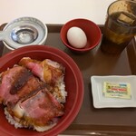 すき家 - 料理写真:ローストビーフ丼 並