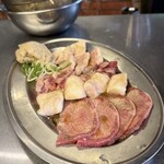 焼肉 ホルモン 坂上 裏なんば - 