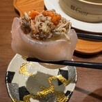 中国菜 Guu - セイコ蟹の蒸し餃子、箸上げ