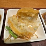 中国菜 Guu - スワンの形のパイの中身は大根