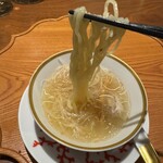 中国菜 Guu - 麺の箸上げ