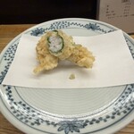 天ぷら新宿つな八 - 何とかと大葉の天ぷら
