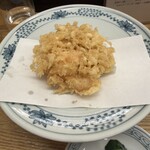 天ぷら新宿つな八 - 小エビのかき揚げ