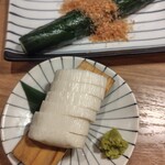 ねぎま 三ぞう - きゅうり一本漬け·萩王のかまぼこ