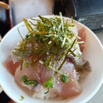 水橋食堂 漁夫 - 刺し身をこれでもかとお茶漬け仕様に　　　コレは失敗　　刺し身は程々にしたほうが美味しい