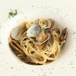 Vongole bianco of clams and mussels with lemon salt