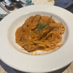 TOKIO フレンチ ルナティック - ワタリガニのトマトクリームパスタ