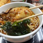 きそば 柏屋 - 牡蠣さま　大きい！　プリッと旨味