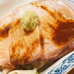 すが弥 - この麻辣ソースが寒鰤の脂を中和してウンマイ