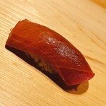 すが弥 - 中トロです。脂もきつすぎず、赤身とちょうど良いバランスです