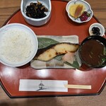 鈴波 - 銀だら定食