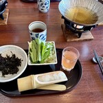 日本料理 初海 - 初島のごちそう朝御飯の鍋の具材