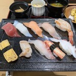 道の駅越前たけふ - バスツアーの昼食で提供された ”握り寿司御膳”。