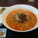 四川飯荘　尾林 - 担々麺、サラダ、半ライス、ザーサイ