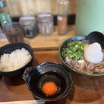 卵かけめし 肉すい専門  やまや - 