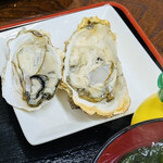 漁師の海鮮丼 - 生牡蠣