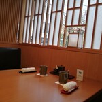 鮨処ほのか - テーブル席♪