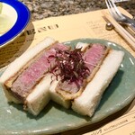 シカゴ - ●ご飯もの
      牛ヒレカツサンド