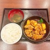 楊銘宇 黄燜鶏米飯 御徒町店