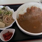 瑞力 - 料理写真:ロースカツカレー3辛サラダ付き