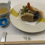ガーデンダイニング 環樂 - 進　肴　たらば蟹かき揚げ　海老新引き揚げ　野菜二種　薬味　美味出汁　柚子塩 → お出汁、柚子塩良い塩梅です。好みは柚子塩味を引き締めて良いかも、海老ぷりぷり、たらば蟹は揚げでも美味い