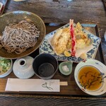 霞中庵 音和そば - 天ぷらとそばのセット